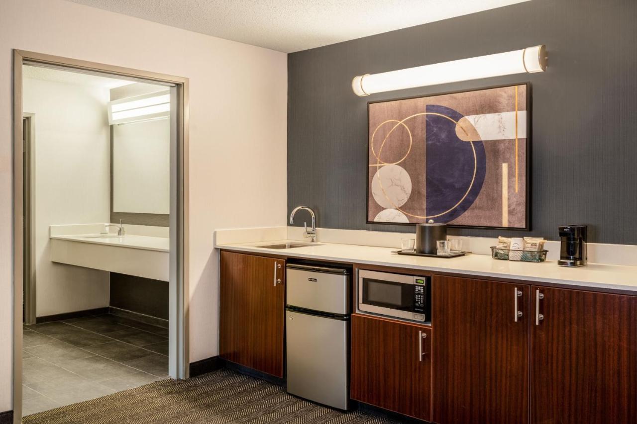 Courtyard By Marriott South Hotel