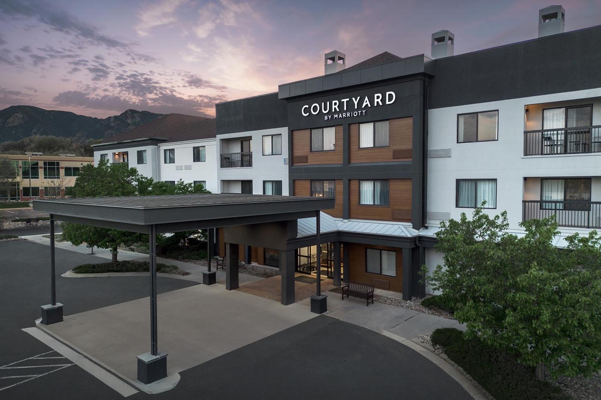 Courtyard By Marriott South 3*
